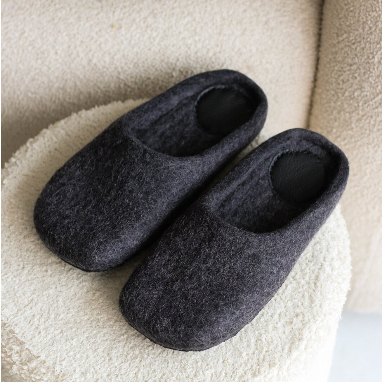 Įspiriamos veltos šlepetės moterims barefoot Comfy slide 2 Įspiriamos veltos šlepetės moterims barefoot Comfy slide 2