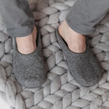 Įspiriamos veltos šlepetės vyrams barefoot Comfy slide Įspiriamos veltos šlepetės vyrams barefoot Comfy slide