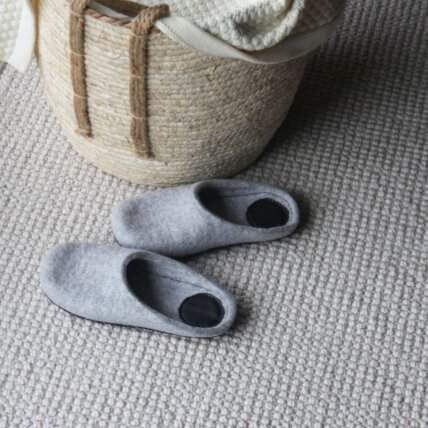 Įspiriamos veltos šlepetės moterims barefoot Comfy slide 2 Įspiriamos veltos šlepetės moterims barefoot Comfy slide 2