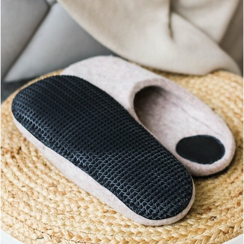 Įspiriamos veltos šlepetės moterims barefoot Comfy slide 1 Įspiriamos veltos šlepetės moterims barefoot Comfy slide 1