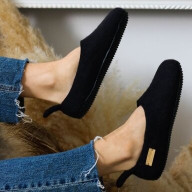 Užmaunamos veltos šlepetės moterims barefoot Mini Tail Užmaunamos veltos šlepetės moterims barefoot Mini Tail