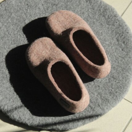Užmaunamos veltos šlepetės moterims barefoot 3 Užmaunamos veltos šlepetės moterims barefoot 3