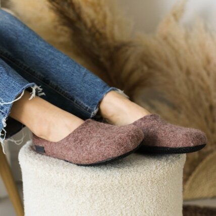 Užmaunamos veltos šlepetės moterims barefoot Mini Tail 1