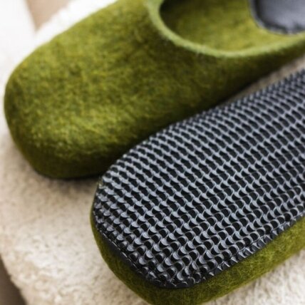 Įspiriamos veltos šlepetės moterims barefoot Comfy slide 1 Įspiriamos veltos šlepetės moterims barefoot Comfy slide 1