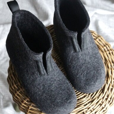 Velti aulinukai - šlepetės vyrams barefoot Hugis - aukštai kelčiai Velti aulinukai - šlepetės vyrams barefoot Hugis - aukštai kelčiai